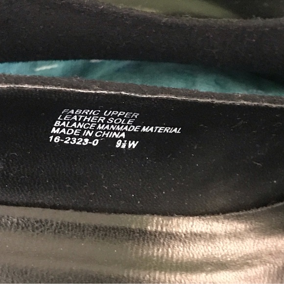 Jessica London 9 1/2 black suede kitten heels with beads and gold embroidery - Picture 5 of 5